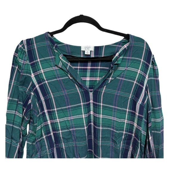 Crown & Ivy Pullover VNeck Plaid Blouse Shirt Green Size Small Oversized Fit - Picture 2 of 6
